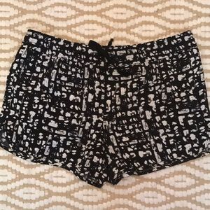 Printed Banana Republic fluid drawstring shorts